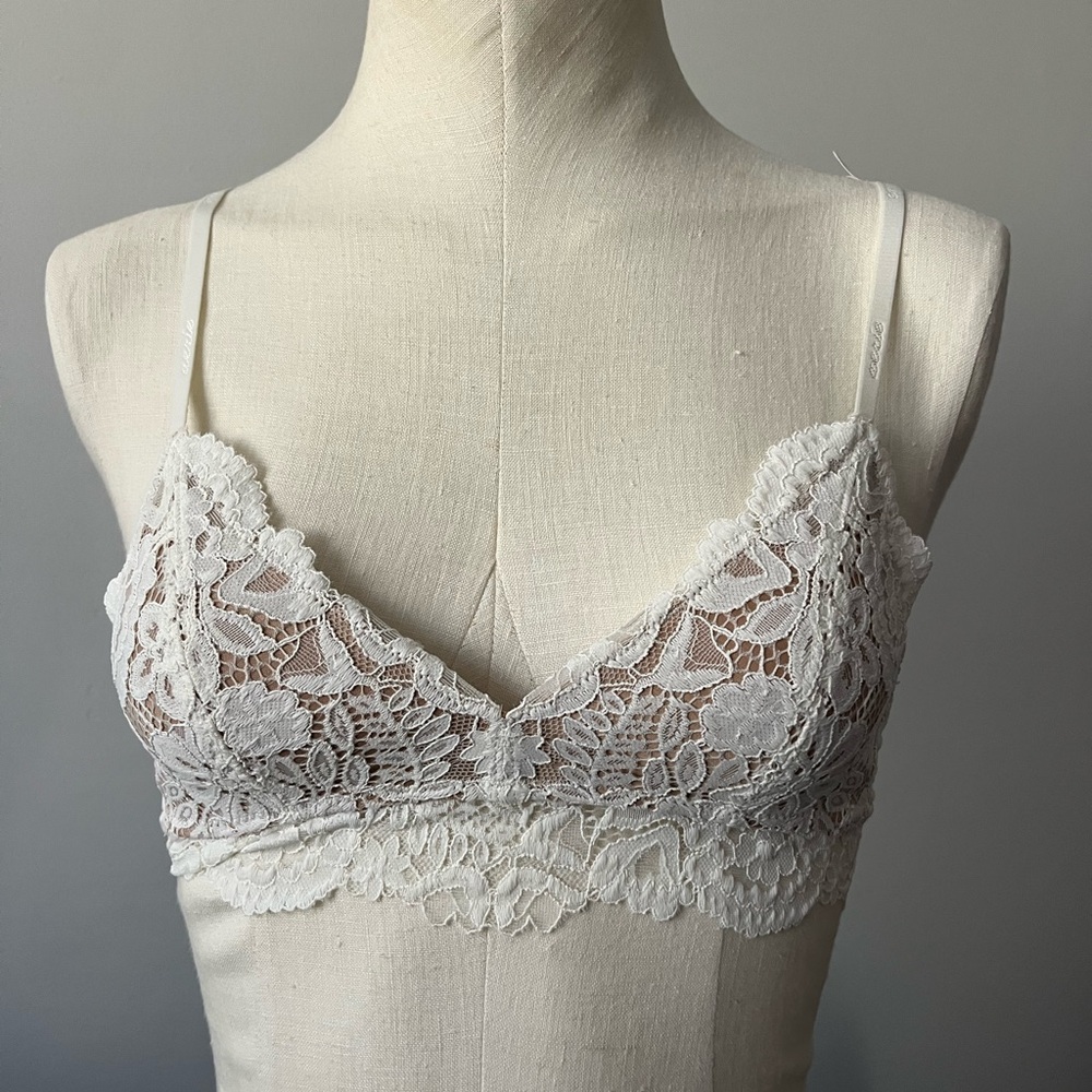 Aries Wireless White Lace Bralette